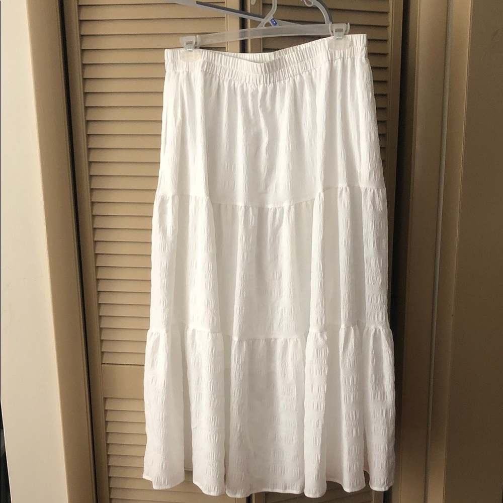 Chic White Tiered Maxi Skirt